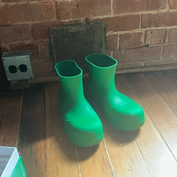 Bottega Veneta boots 🥑 - Picture 3 of 6